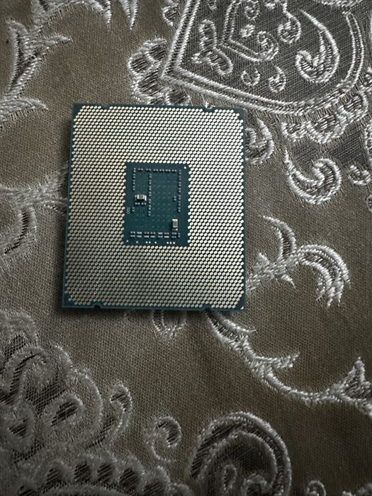 Intel Xeon E5-2680 v3 — 12-ядерный (24 потока)