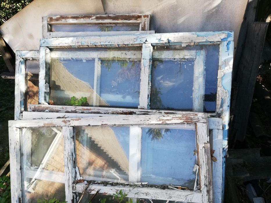 Продаются оконные рамы.