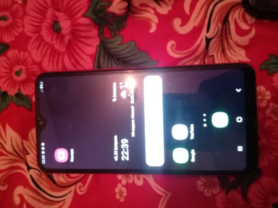 Осындай екі телефон сатылады