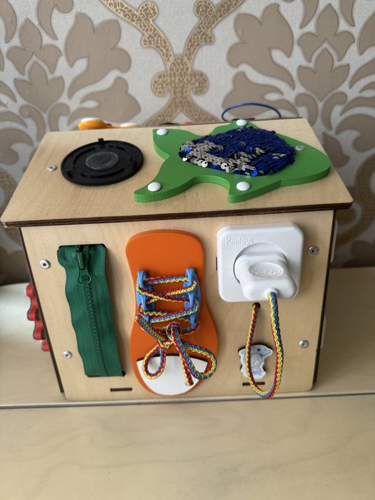 Бизиборд Kimtoys