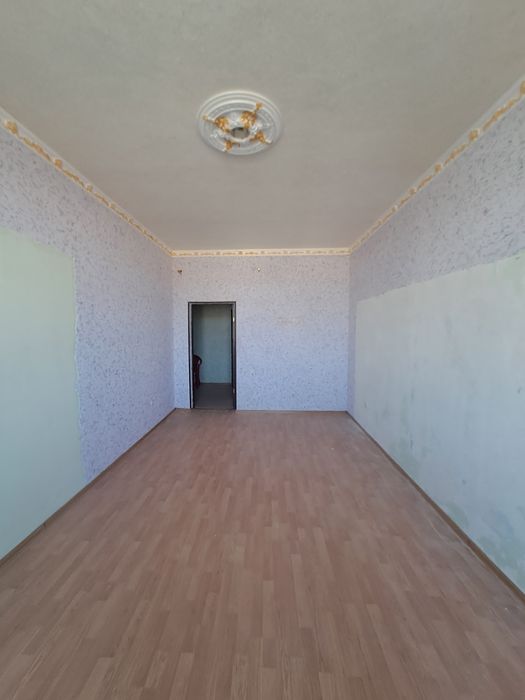 Yangi dom sotiladi ayraport 3 qavat 1 xona 2 xona qilingan 48 Kv.metr