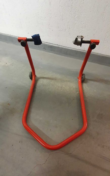 Универсална задна стойка за мотор