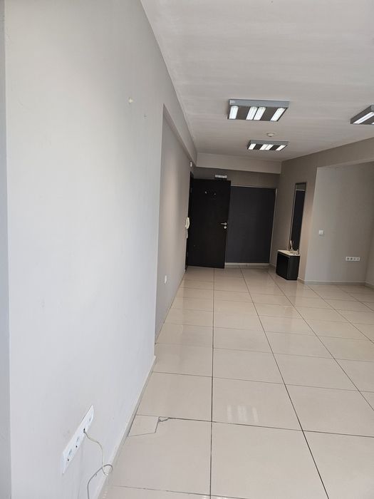 Дава се под наем Офис в Варна, Трошево - 56 кв.м за 403 € - Снимка #1