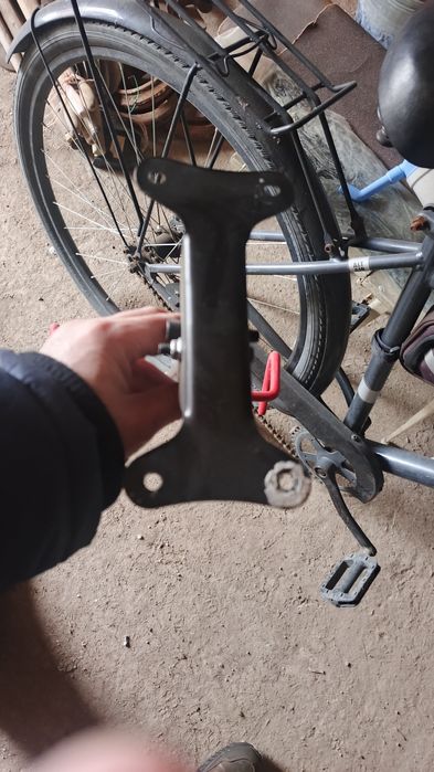 Велосипед с креплением на стену