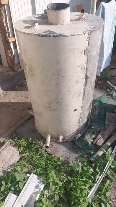 Бак из нержавеющей стали.