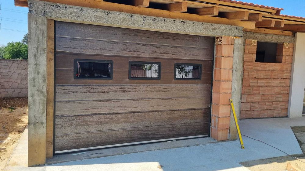 uși de garaj secționale