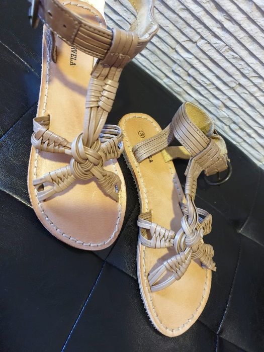 Sandale din piele, Carvela