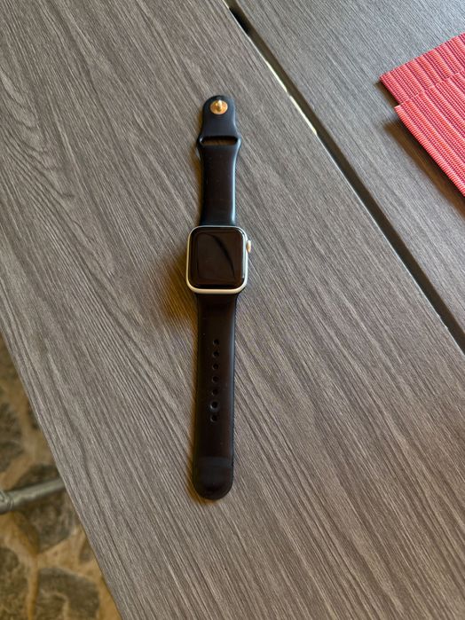 Часовник apple watch SE 2 nd Gen сив