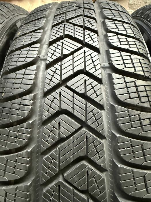 # 4x Anvelope Iarna 215/65 r17 seal - Pirelli Scorpion Winter