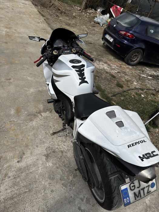 Honda cbr 1000rr fireblade