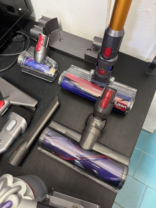 Вертикална прахосмукачка Dyson V8 Absolute SV25 476547-01