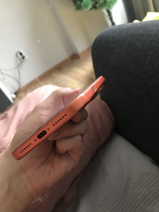 Продам iPhone 17 Pro Max на гарантии!