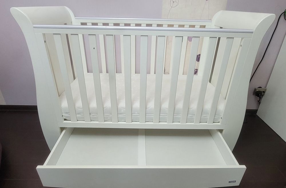 Pătuț evolutiv Tutti Bambini Katie 3 în 1 + salteaDescriere:
Vând pătu