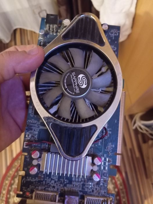 Vând placa video 2gb ddr5