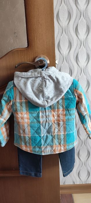 Продам рубашку и джинсы на мальчика
