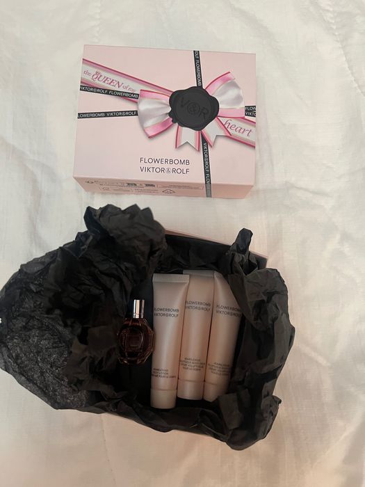Viktor&Rolf Flowerbomb Gift Set — оригинальный подарочный набор