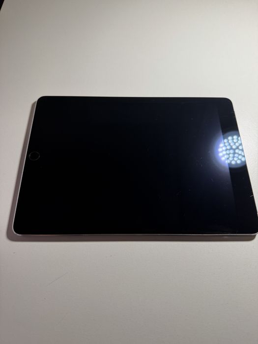 iPad Air 2 (Wi-Fi) модел A1567 - Space grey + ПОДАРЪК калъф