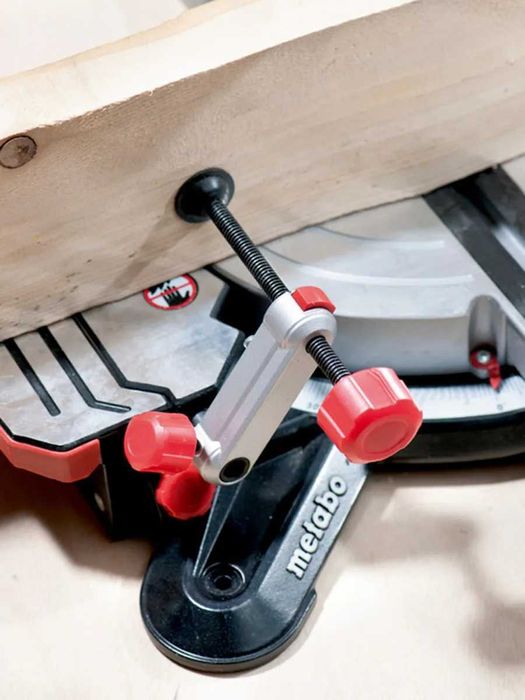 Пила торцовочная 216мм Metabo KGSV216 M