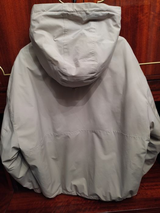 Продам куртку цена 10000