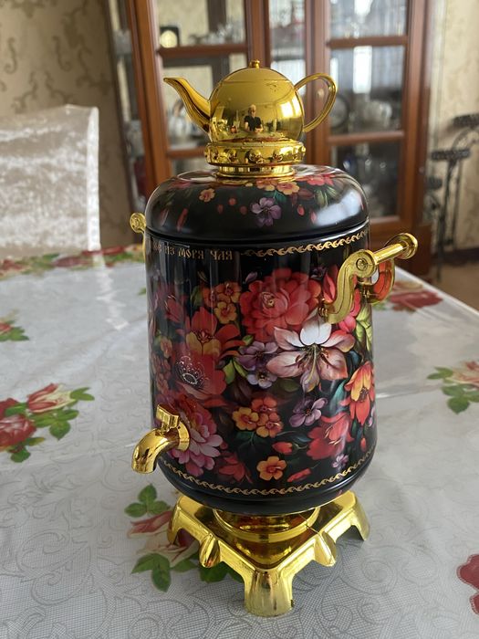 Продаются сувениры, различной тематики