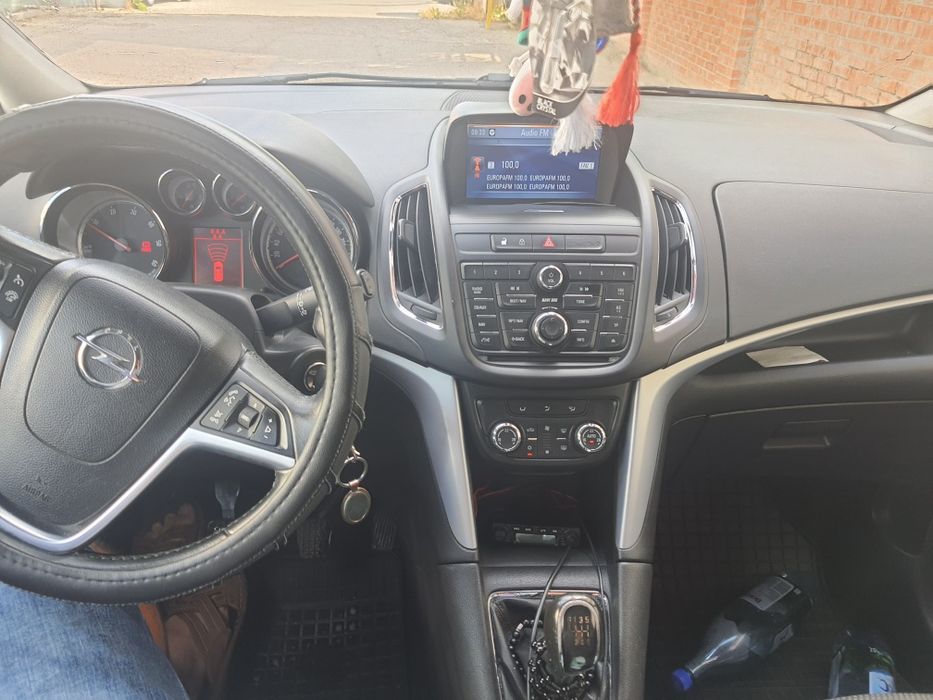 Opel zafira c 2012