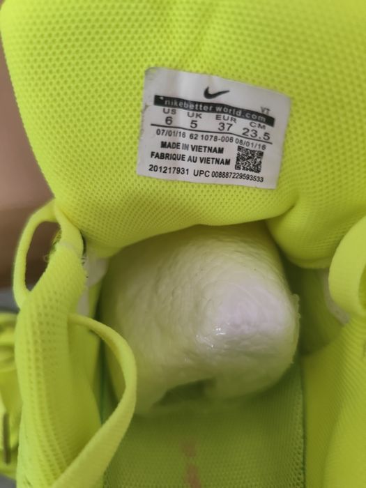 Продам кроссовки