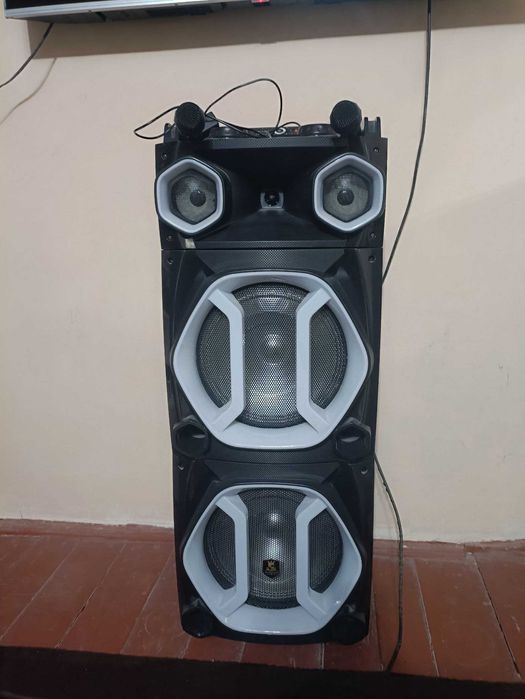 Колонка с микрофонами