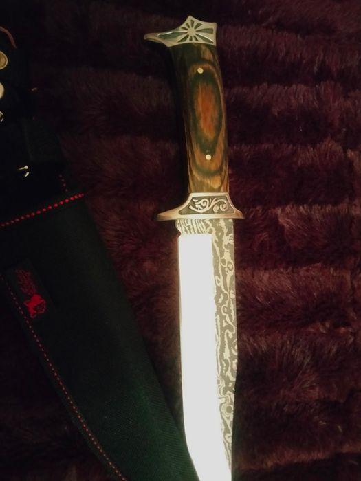 Масивен американски ловен нож