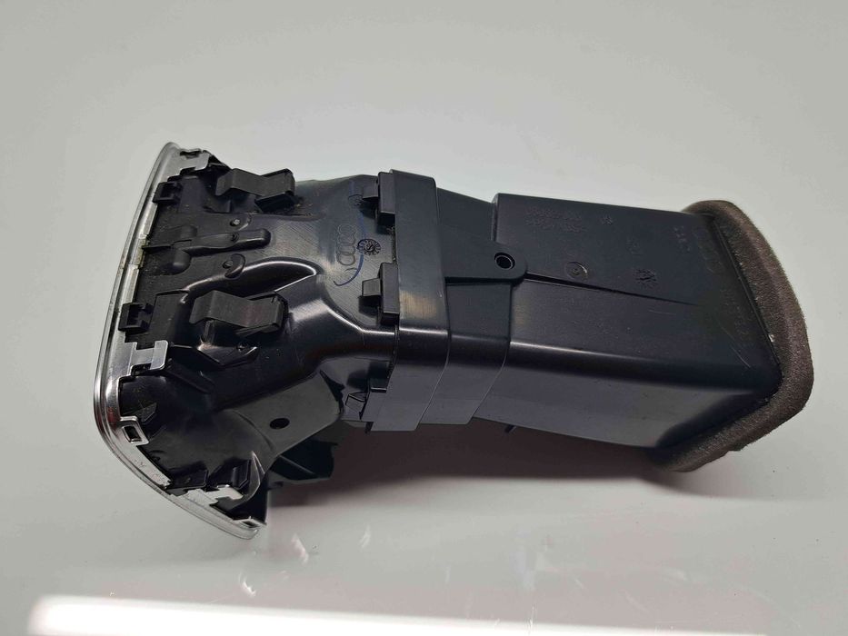 Grila aerisire spate Audi Q3 (8UB) [Fabr 2011-2018] 8U0819203