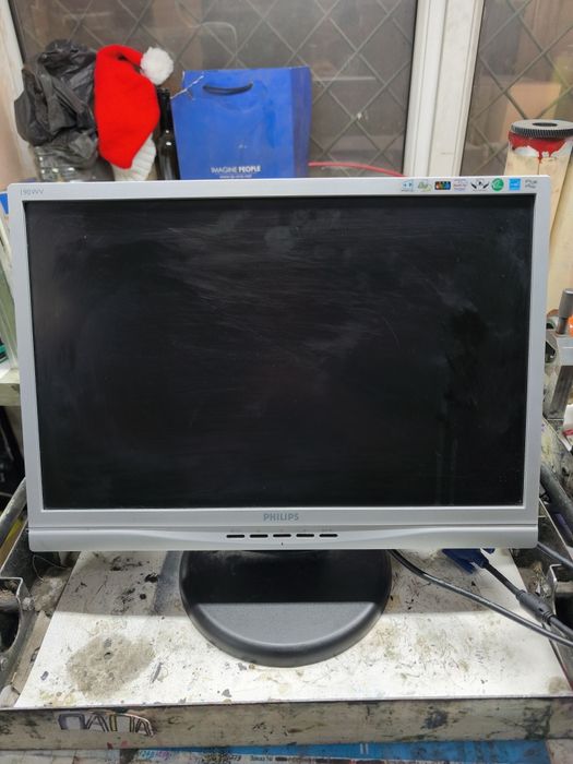 Монитор Philips 19"