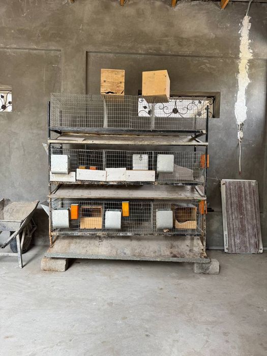 Quyonlar uchun qafas sotiladi 9 ta honasi bor Narsalar koʻp qoʻshamiz.