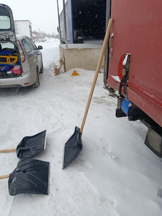 Lopeți/Lopata Zăpadă Rezistente (Lamă Metalică)