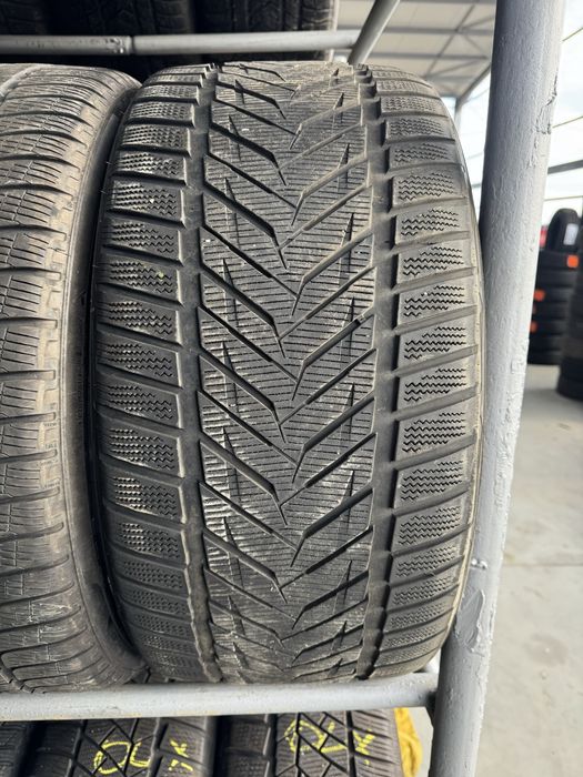 Anvelope 295/30/22 Vredestein