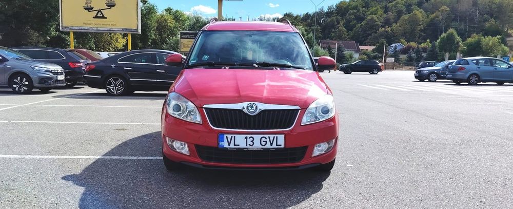 Skoda Roomster Facelift An 2013 Euro 5 Motor 1200 Benzina De 105 Cai ÎNMATRICULATĂ PE RO Merge Și Arată Foarte Bine Climă Jante PREȚ FIX 2450 DE EURO