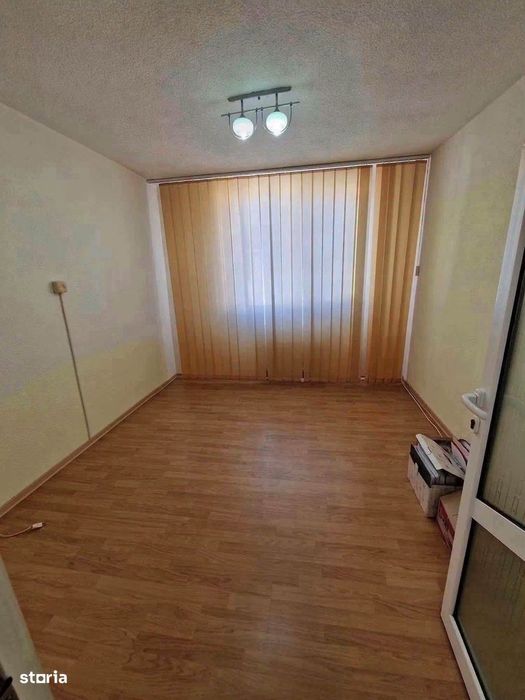 De vanzare apartament cu 3 camere,decomandat, 2 bai, Pret 59900 euro