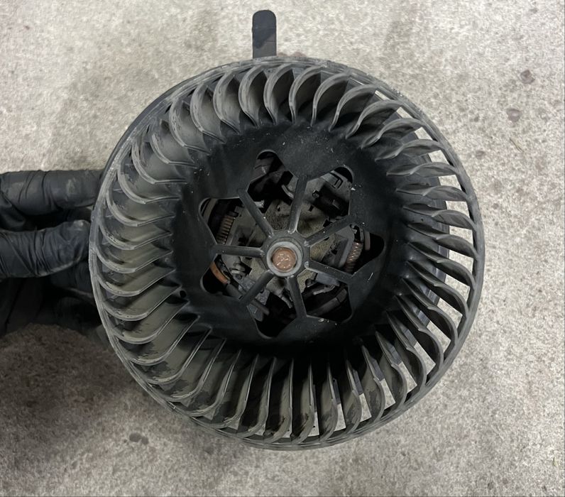 Вентилатор за парно 1К1 819 015 VW Audi Skoda Seat p