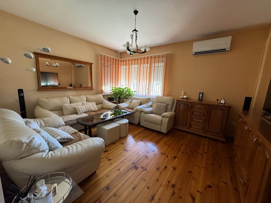 Продава се Къща в Стара Загора, Самара 3 - 250 кв.м за 1392 €/кв.м - Снимка #1