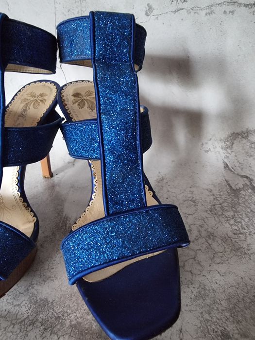 Туфли босоножки на шпильке