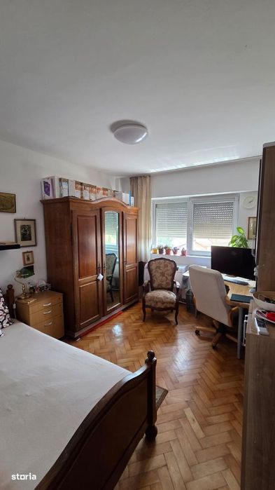 Apartament cu 4 camere decomandate – Zona Soarelui