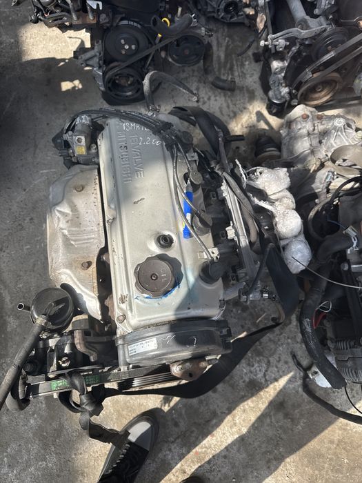 Мерседес 102 , 2л , 2.3 двигатель