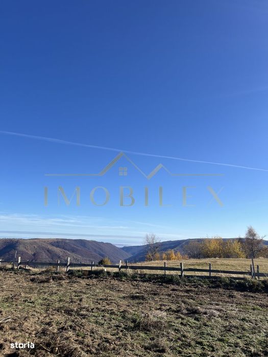 Cabana cu 4 camere si teren de 1500 mp in Marisel