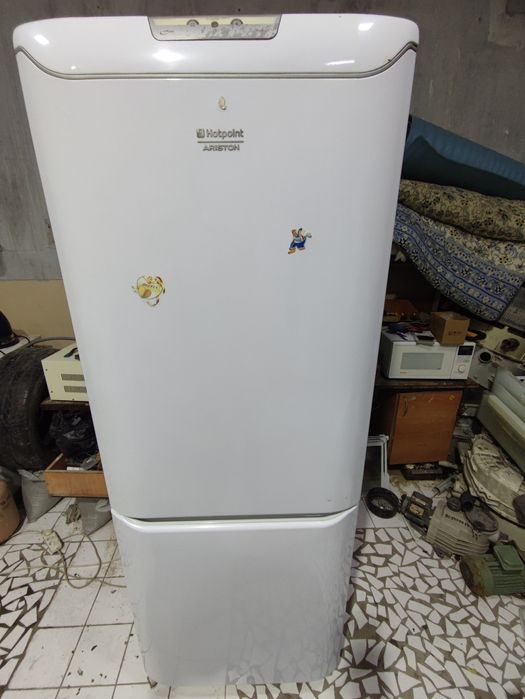Холодильник Hotpoint ariston