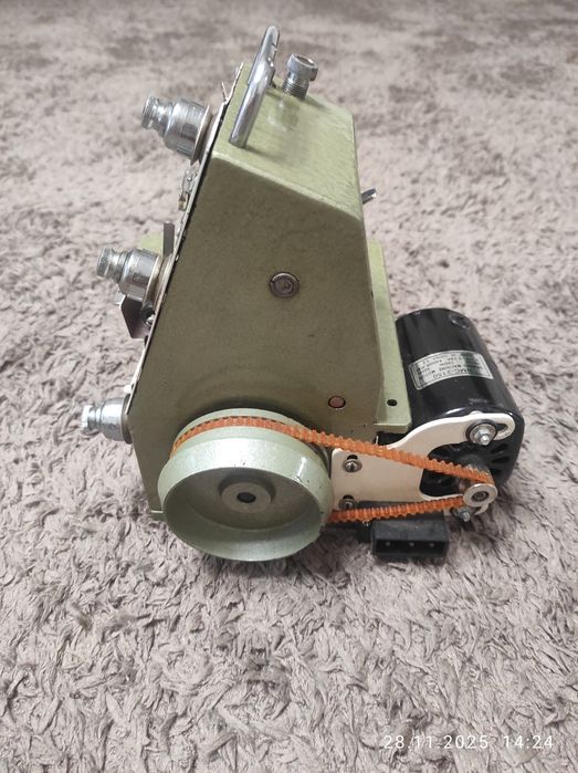 Оверлок трехниточный