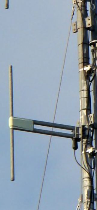 Emitator fm antena dipol