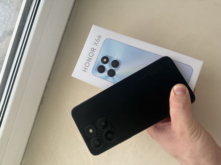 Телефон Honor x6a целая, с зарядкой и коробка, торг имеется