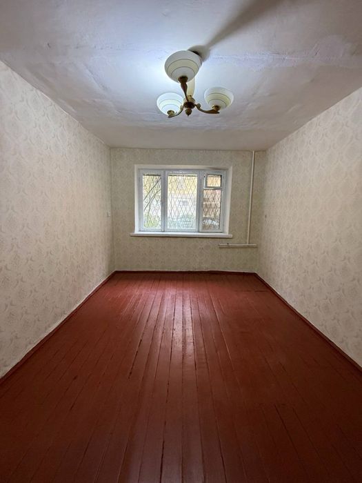 Гагарина Срочно Продаётся 1 комнатная квартира 1 этаж 37500у.е торг.