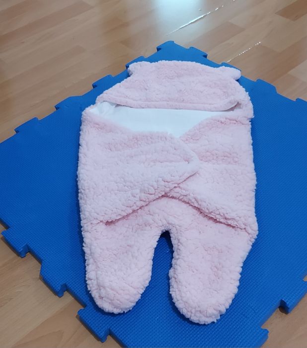 Scutec de infasat bebelusi Sinsay