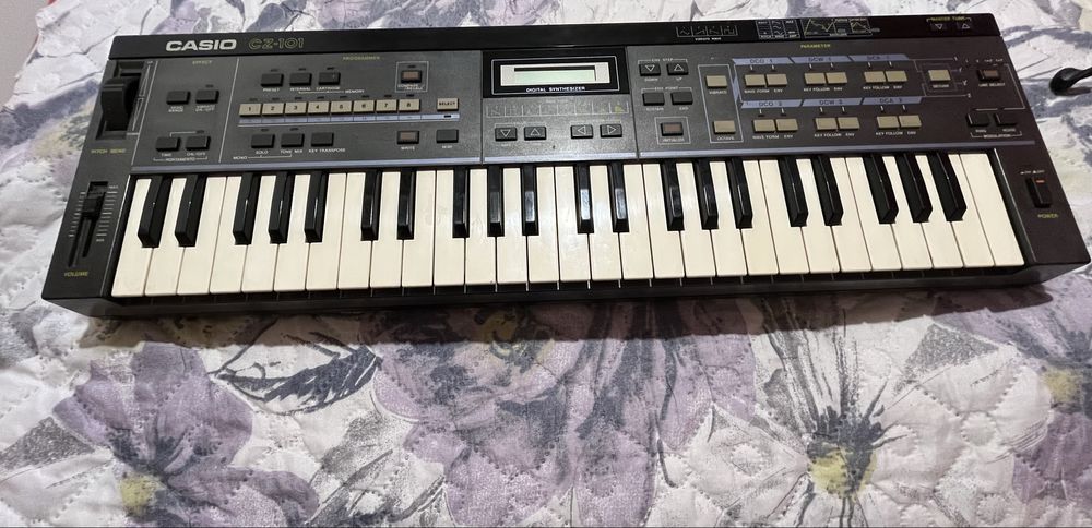 Синтезатор Casio CZ-101