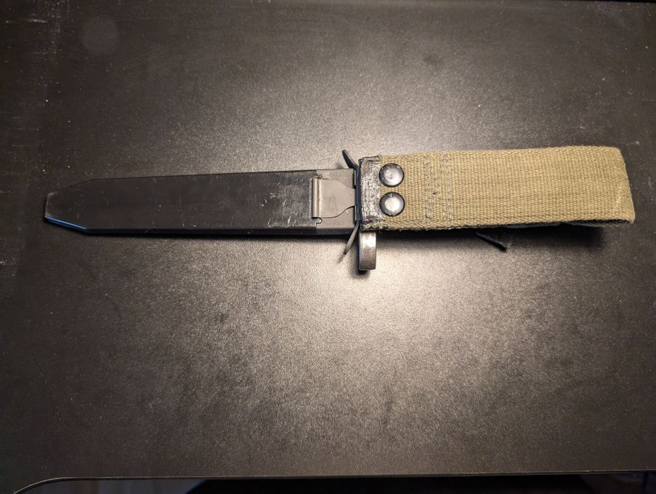 Baioneta Suedeza AK 4
