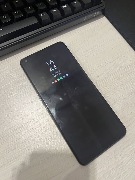 Продам OnePlus 11